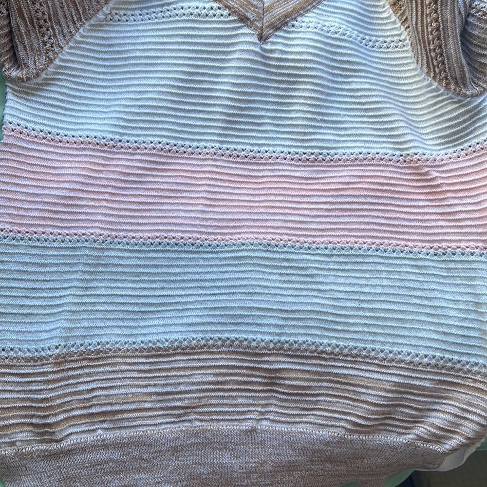 V-Neck Color Block Knit Sweater Medium - Picture 4 of 8